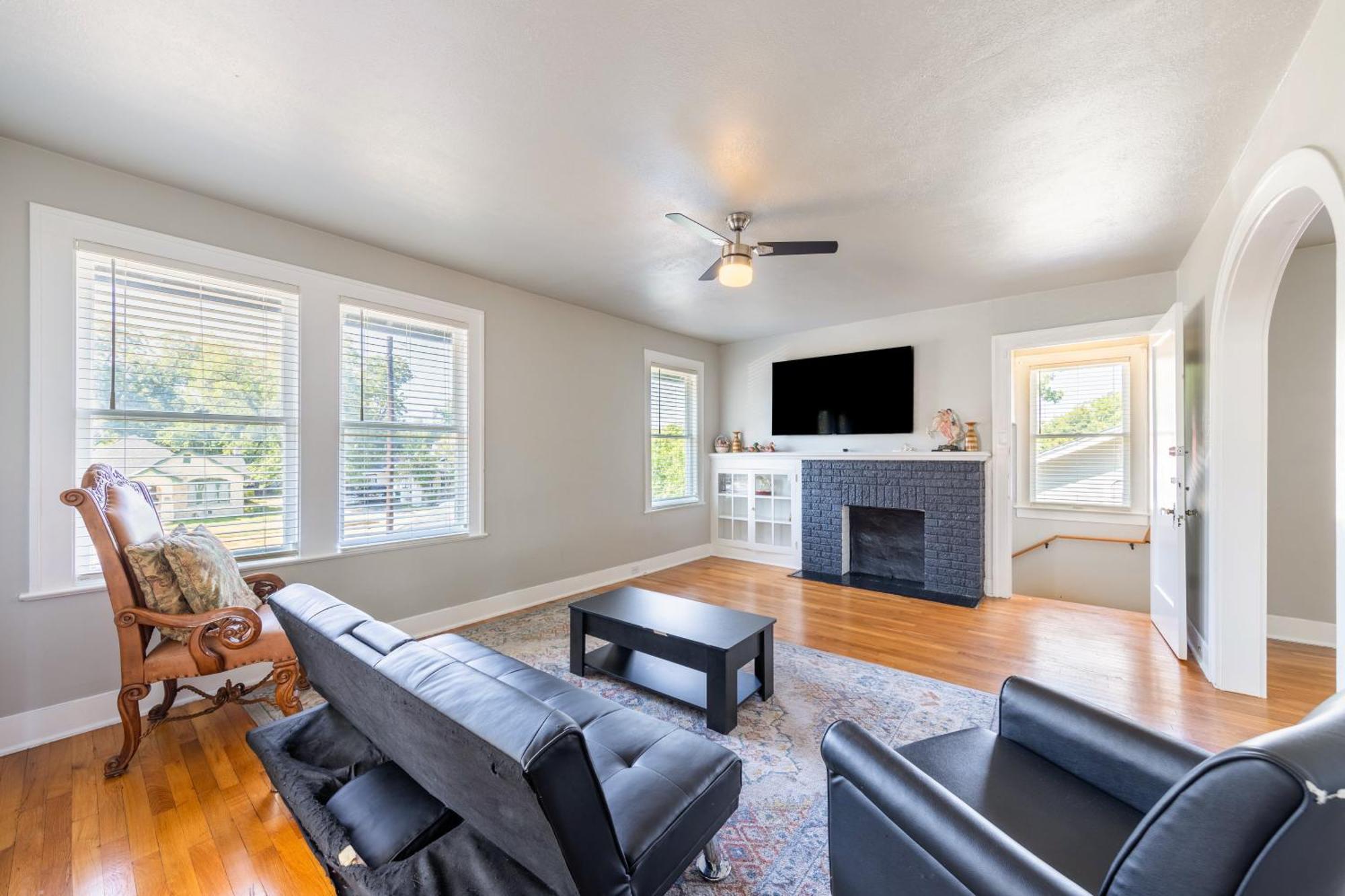 Luxurious 3 Bedroom Near Downtown And Convention Center サンアントニオ エクステリア 写真