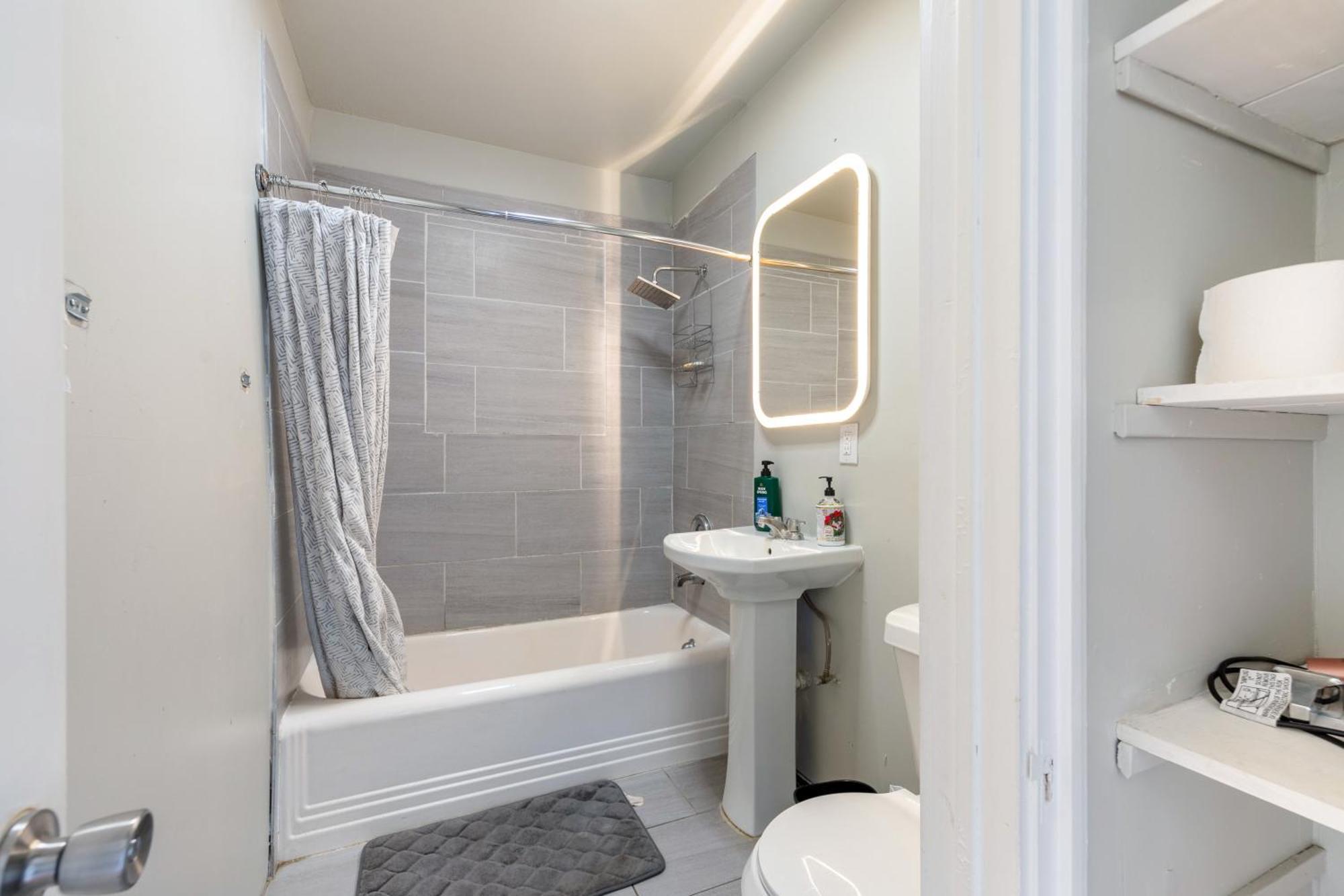 Luxurious 3 Bedroom Near Downtown And Convention Center サンアントニオ エクステリア 写真